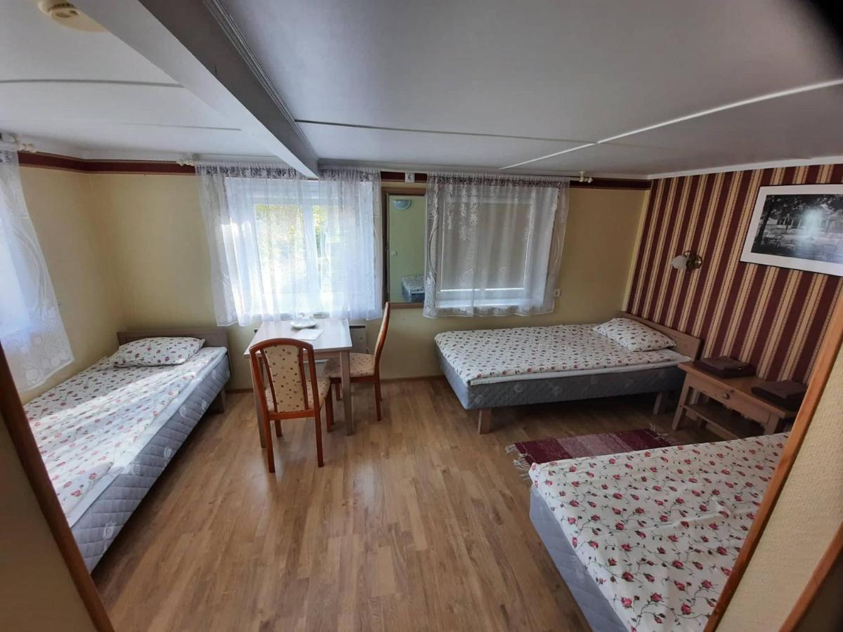 Paerna Guesthouse & Apartments Курессааре Экстерьер фото