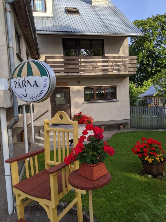 Paerna Guesthouse & Apartments Курессааре Экстерьер фото
