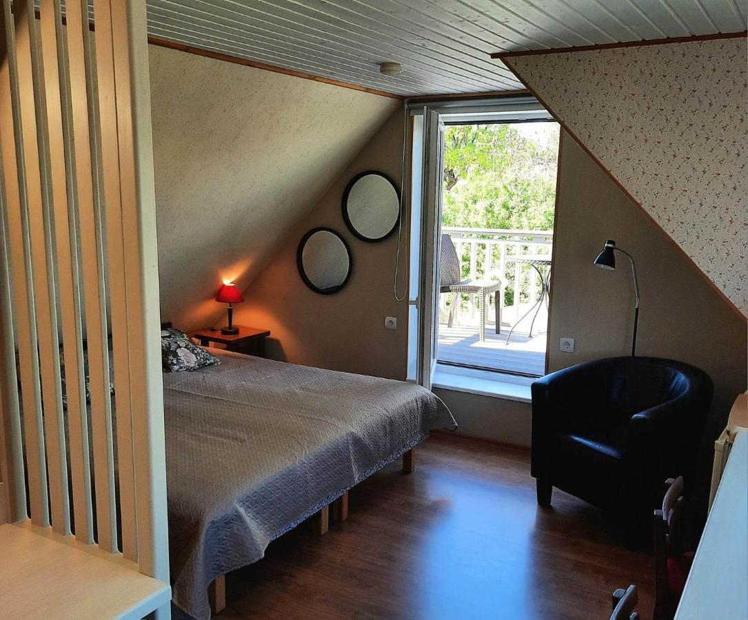 Paerna Guesthouse & Apartments Курессааре Экстерьер фото