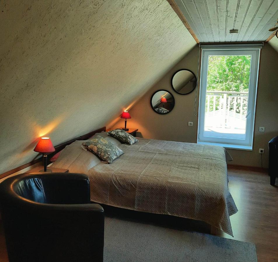 Paerna Guesthouse & Apartments Курессааре Экстерьер фото
