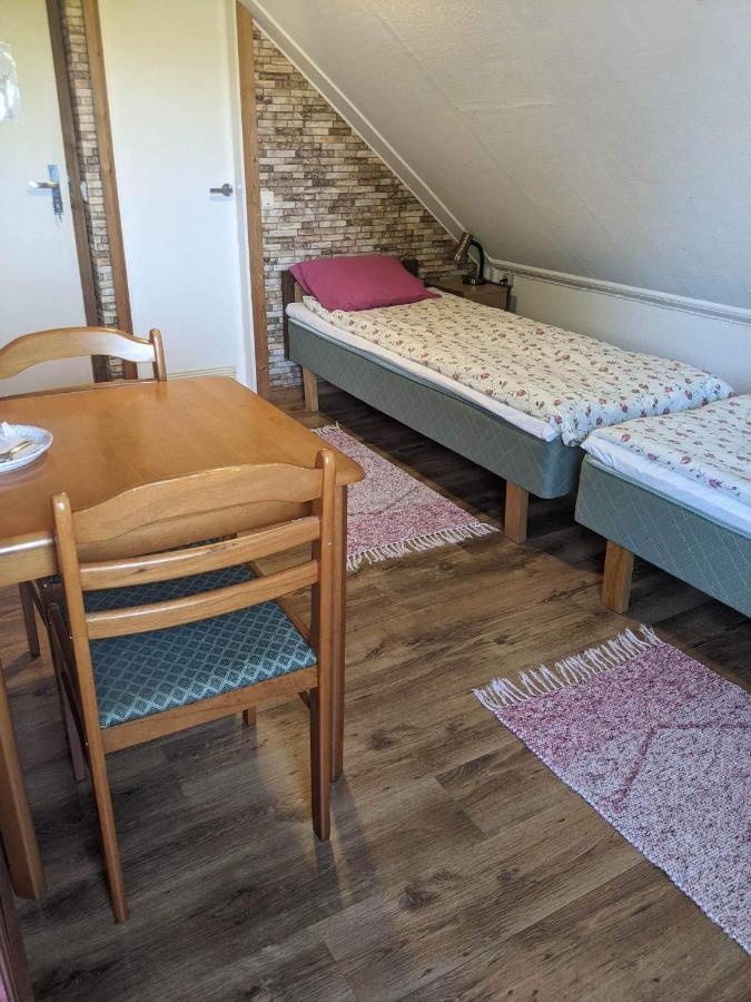 Paerna Guesthouse & Apartments Курессааре Экстерьер фото