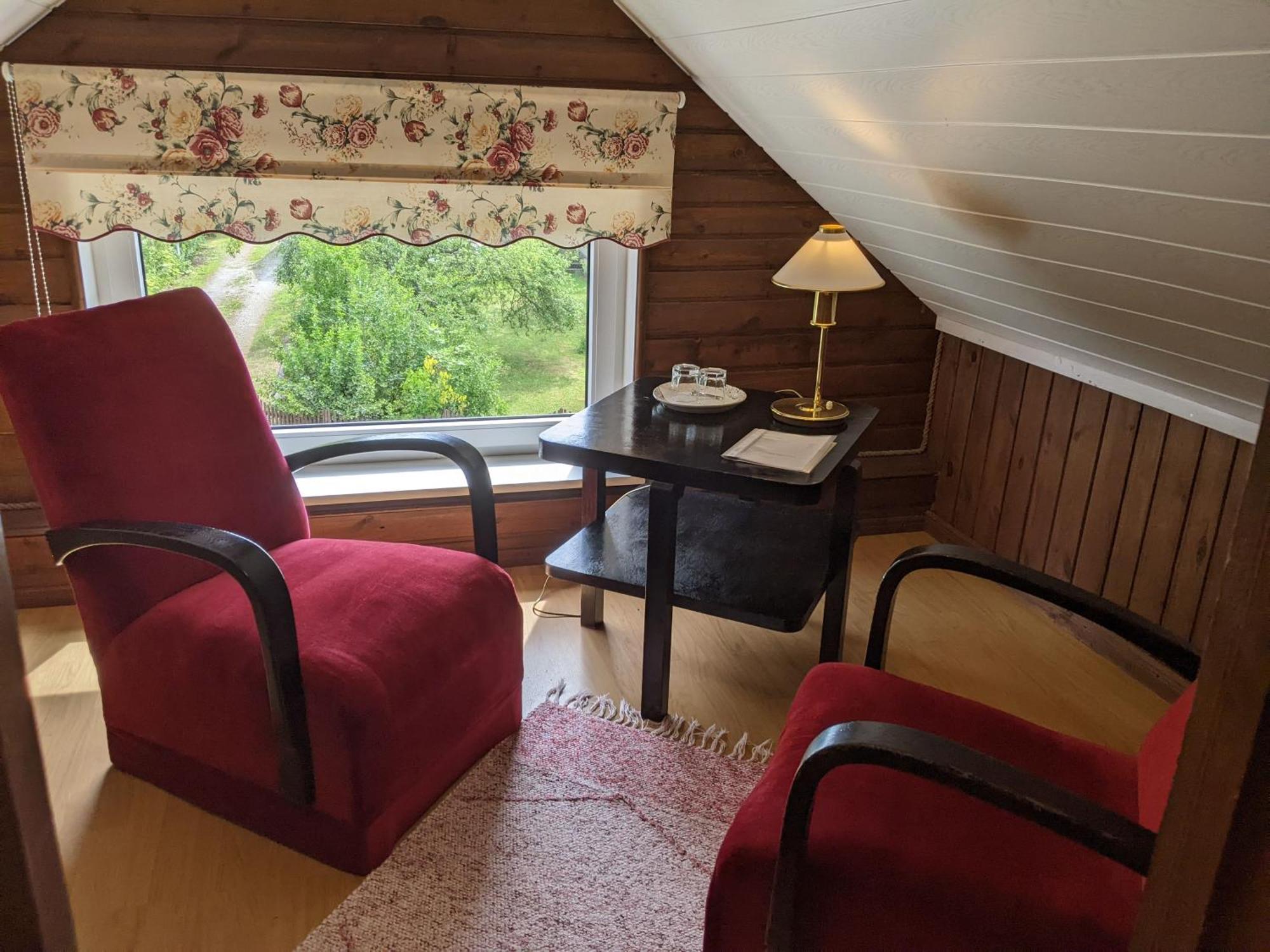Paerna Guesthouse & Apartments Курессааре Экстерьер фото