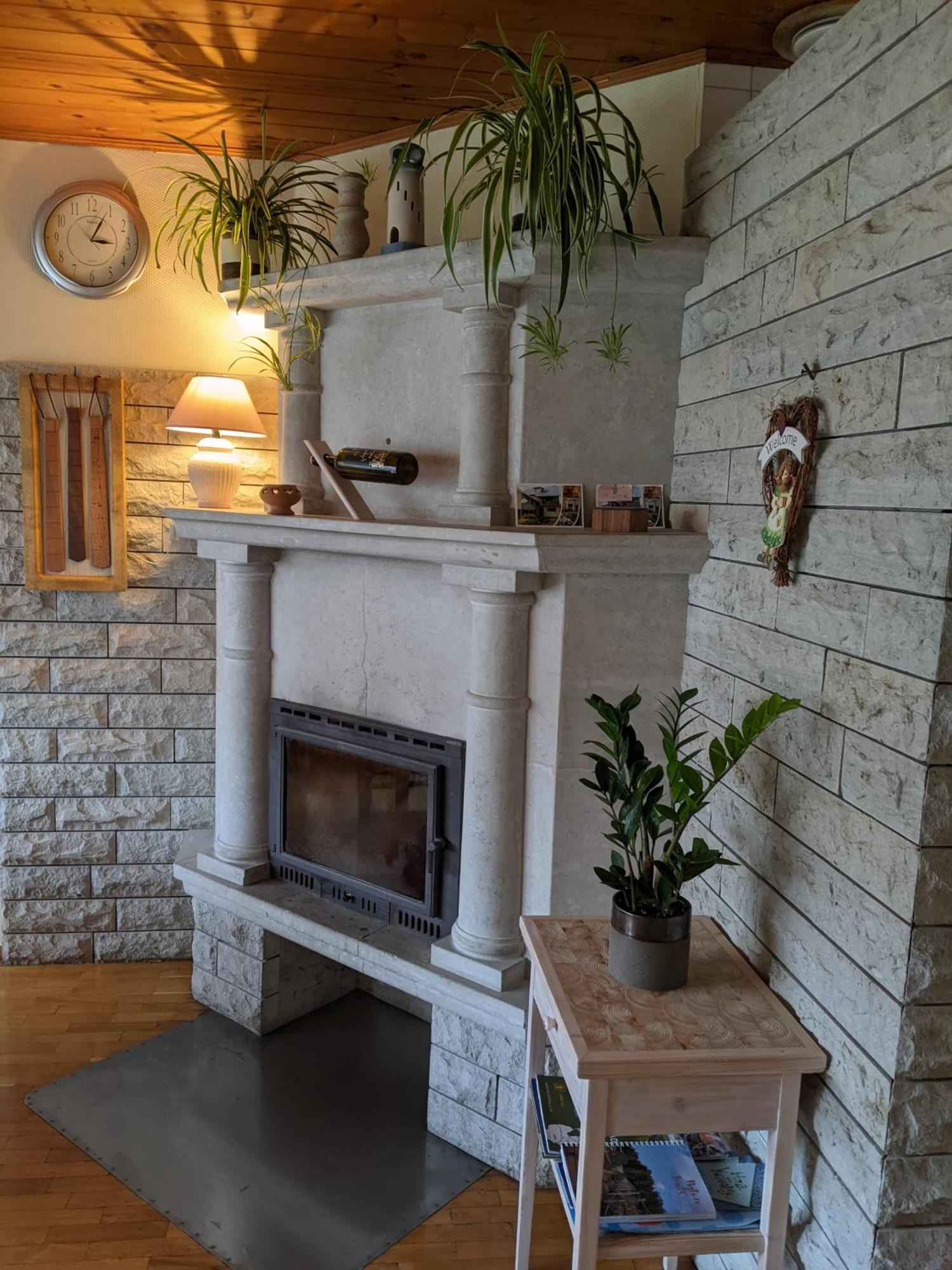 Paerna Guesthouse & Apartments Курессааре Экстерьер фото