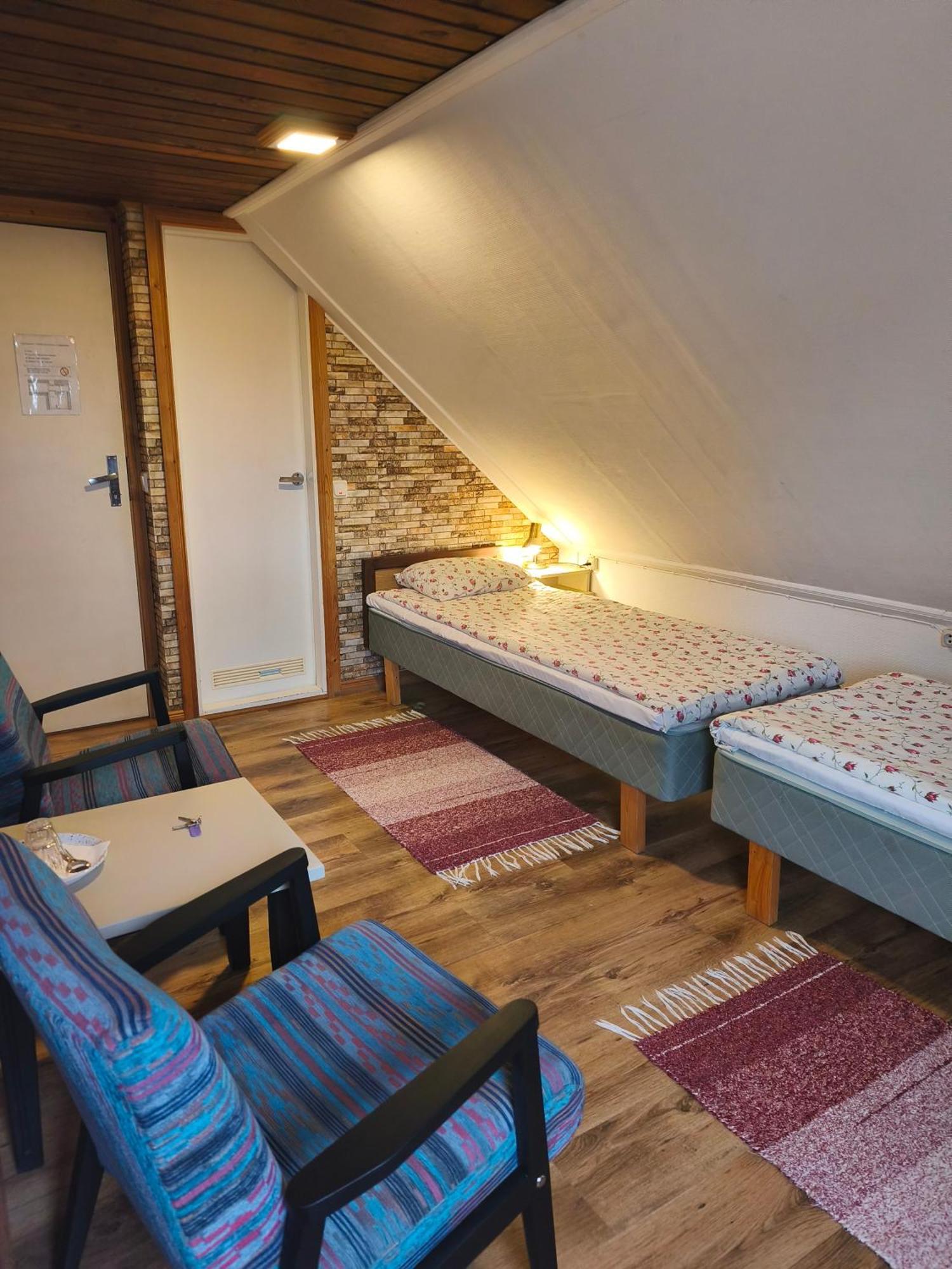 Paerna Guesthouse & Apartments Курессааре Экстерьер фото
