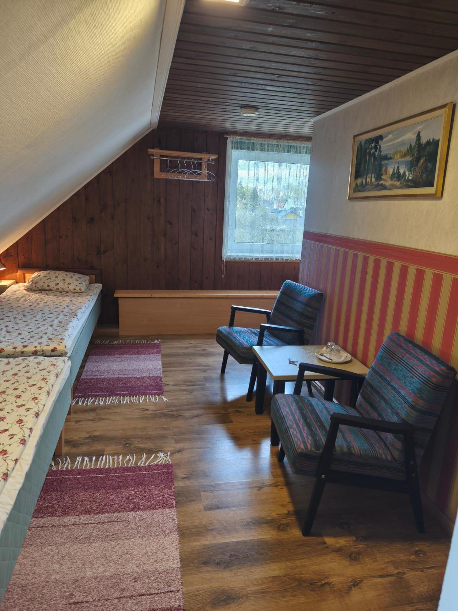 Paerna Guesthouse & Apartments Курессааре Экстерьер фото