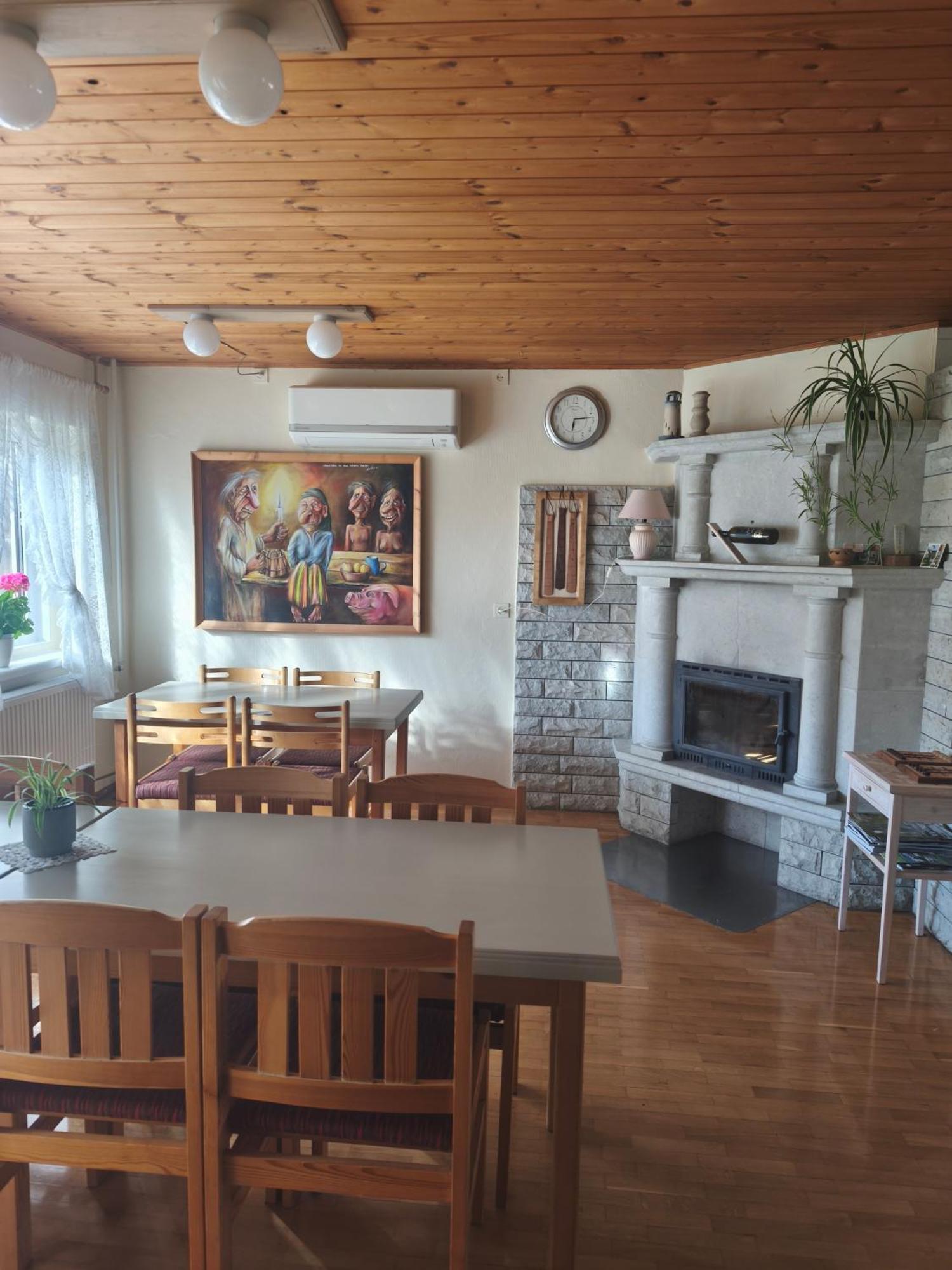 Paerna Guesthouse & Apartments Курессааре Экстерьер фото