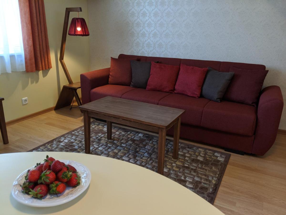 Paerna Guesthouse & Apartments Курессааре Экстерьер фото